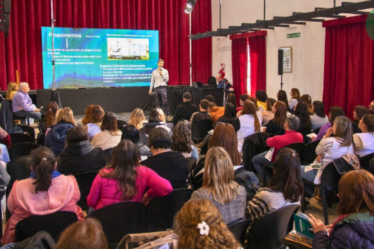 Docentes participaron de la charla “cañuelas, te quiero verde”