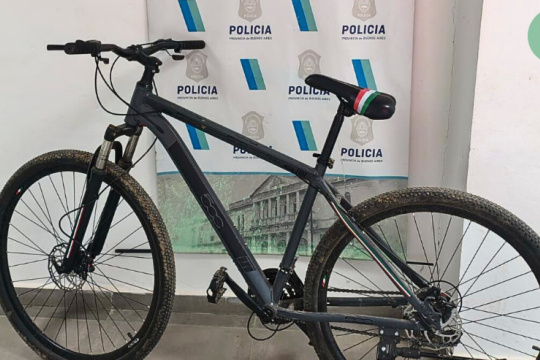 Tres aprehendidos por un robo