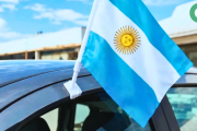 Una bandera por un alimento: La movida solidaria y patriótica del Teatro Cañuelas